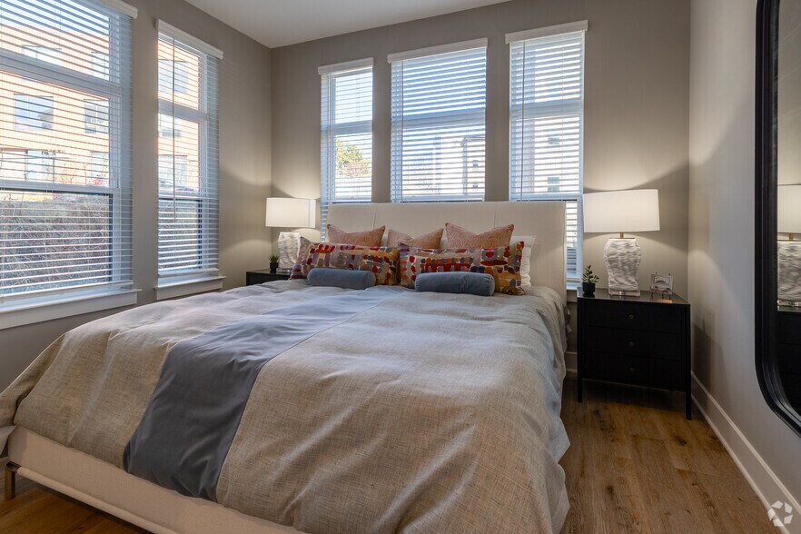 More Photos Of 146 Roberts St, Asheville Apartments For Lease