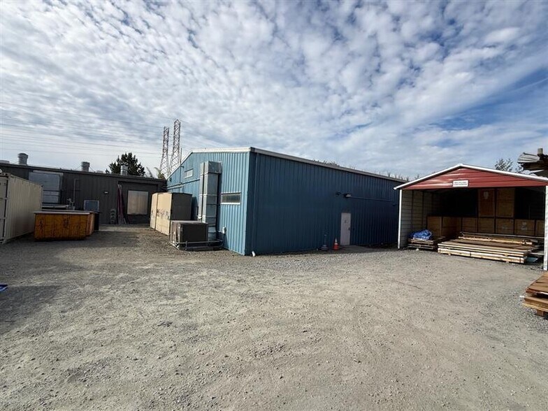 More Photos Of 711 Kevin Ct, Oakland Manufacturing For Lease