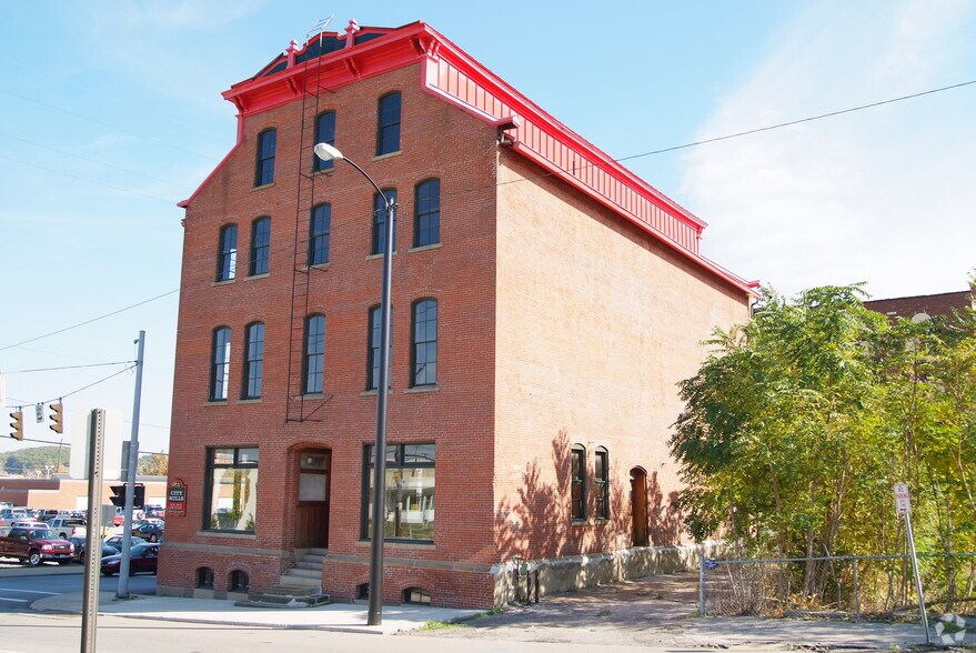 More Photos Of 160 N Main St, Mansfield Warehouse For Lease