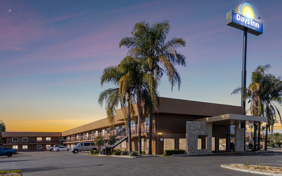 More Photos Of 1215 R St, Merced Hotel For Sale