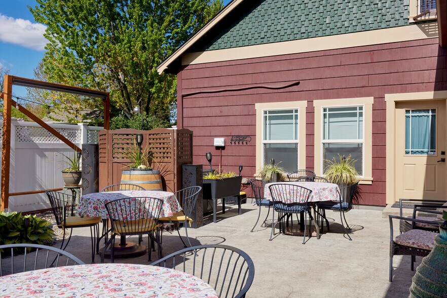 More Photos Of 527 Catherine St, Walla Walla Hospitality For Sale