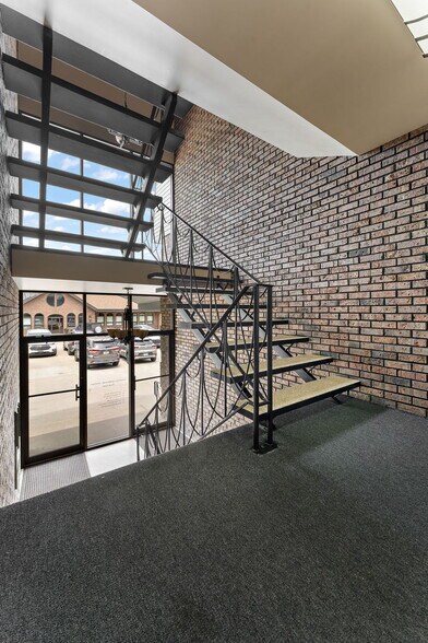 More Photos Of 250 N Main St, Crown Point Office For Sale