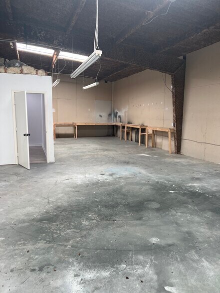 More Photos Of 12330 Knigge Cemetery Rd, Cypress Warehouse For Lease