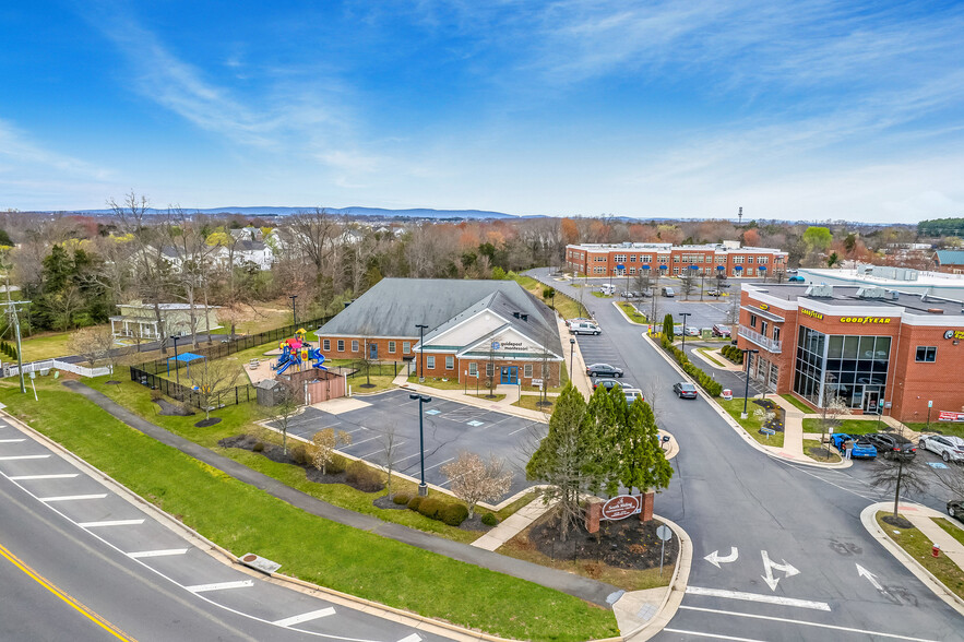Primary Photo Of 43181 Amberwood Plz, Chantilly Schools For Sale