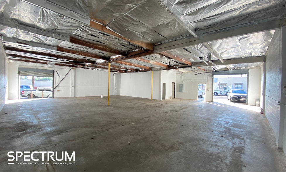More Photos Of 18531 Eddy St, Northridge Service For Lease
