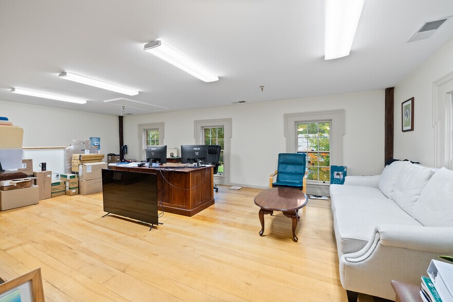 More Photos Of 114 Cemetery Ave, Manchester Center Office For Sale