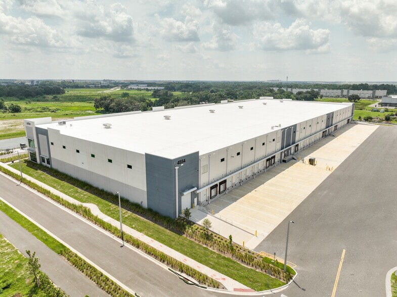 More Photos Of 5501 Lee Vista Blvd, Orlando Unknown For Lease
