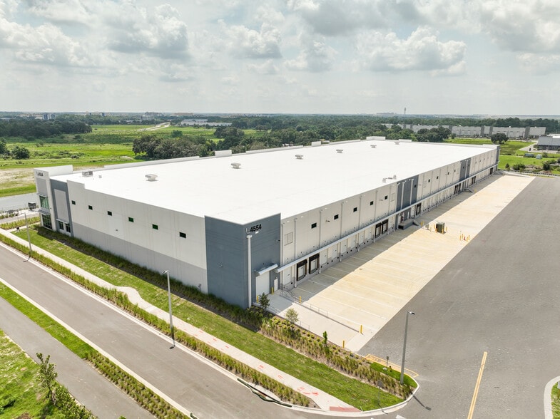 More Photos Of 5501 Lee Vista Blvd, Orlando Unknown For Lease
