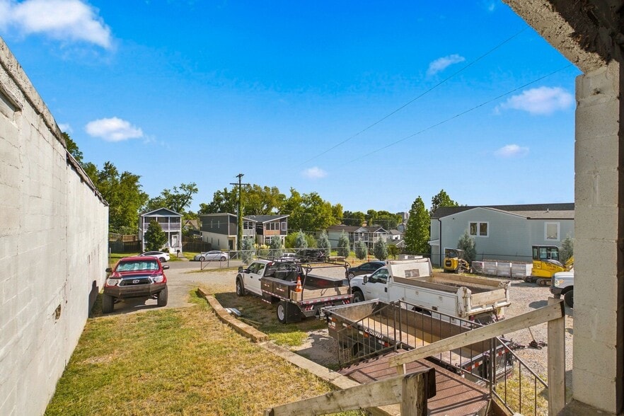 More Photos Of 1715 Pecan St, Nashville Warehouse For Sale