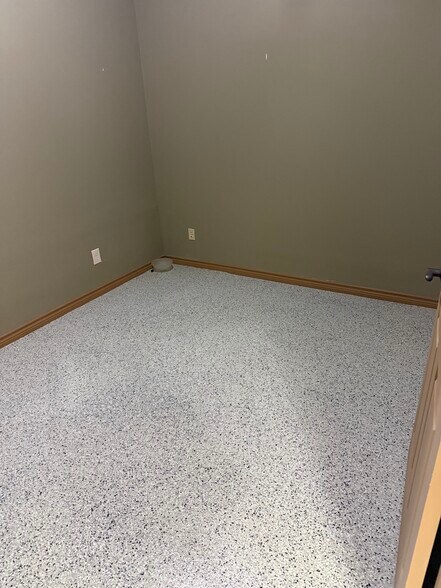 More Photos Of 1650 W Chapman Dr, Sanger Medical For Lease