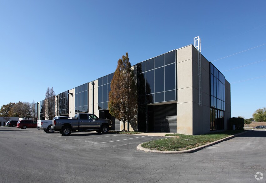 More Photos Of 6400 W 110th St, Overland Park Unknown For Lease