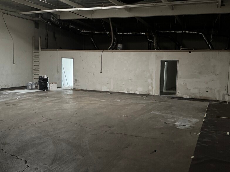 More Photos Of 16312 Garfield Ave, Paramount Warehouse For Lease