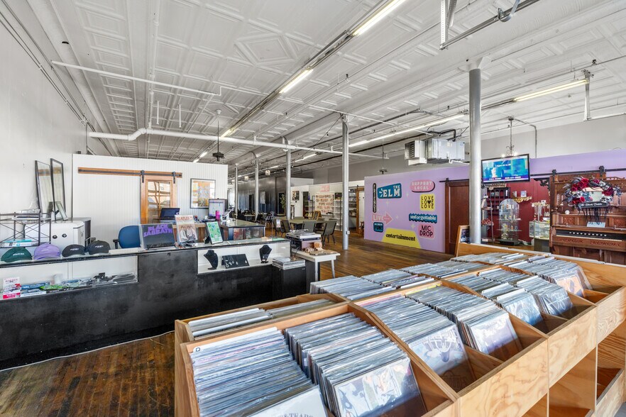 More Photos Of 120 N Elm St, Henderson Storefront Retail Residential For Sale