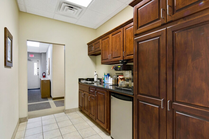 More Photos Of 6205 Raeford Rd, Fayetteville Office For Sale