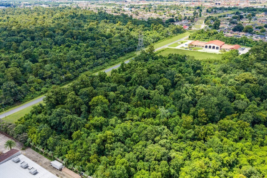 More Photos Of Gretna Blvd at Broadway Ave., Harvey Land For Sale