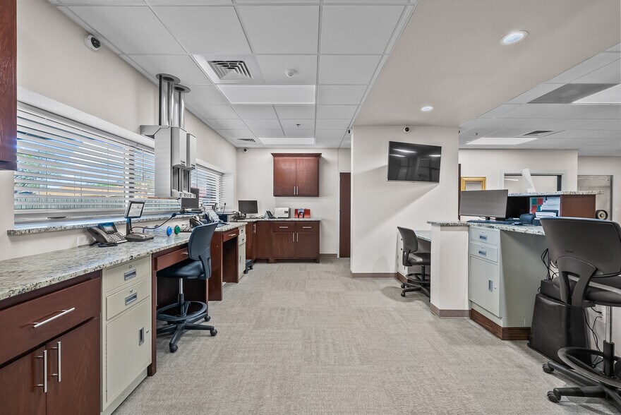 More Photos Of 7202 Slide Rd, Lubbock Medical For Lease