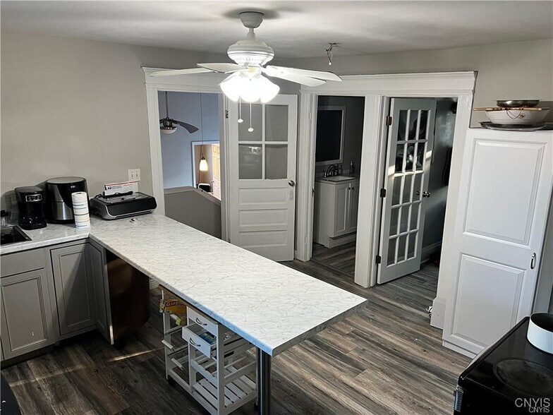 More Photos Of 461 S Main St, North Syracuse Office For Sale