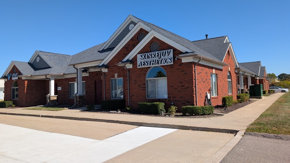 Primary Photo Of 44720 Hayes Rd, Clinton Township Medical For Lease