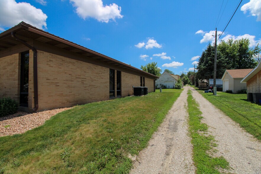 More Photos Of 100 E 3rd St, Galva Office For Sale