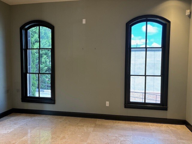 More Photos Of 8480 Holcomb Bridge Rd, Alpharetta Freestanding For Sale