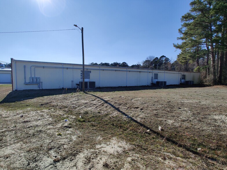 More Photos Of 120 S Church Ave, Garland Manufacturing For Lease