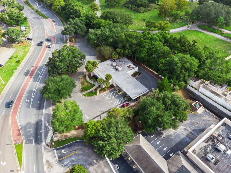 More Photos Of 555 S Hunt Club Blvd, Apopka Bank For Lease