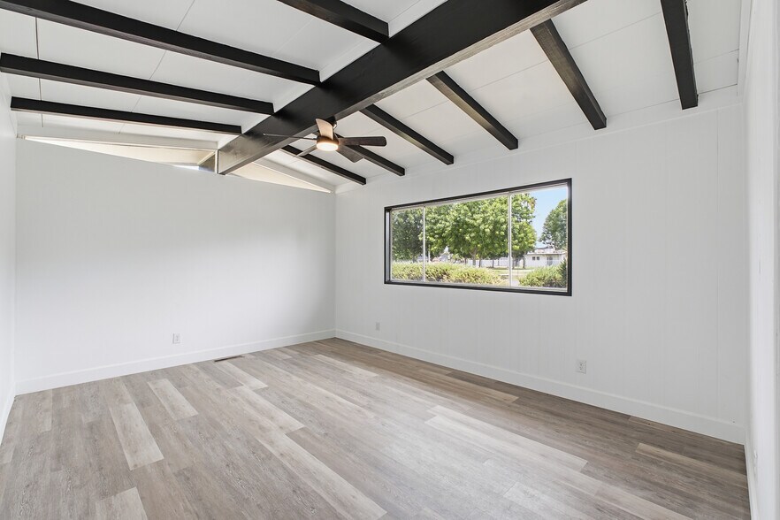 More Photos Of 1012 Hale Ave, Corcoran Office Residential For Sale