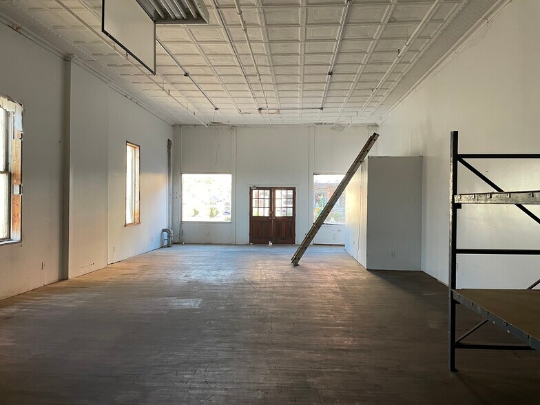 More Photos Of 237 S Cedar Ave, South Pittsburg Industrial For Sale