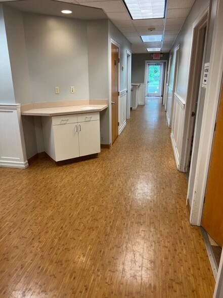 More Photos Of 1449 Old Waterbury Rd, Southbury Office For Sale