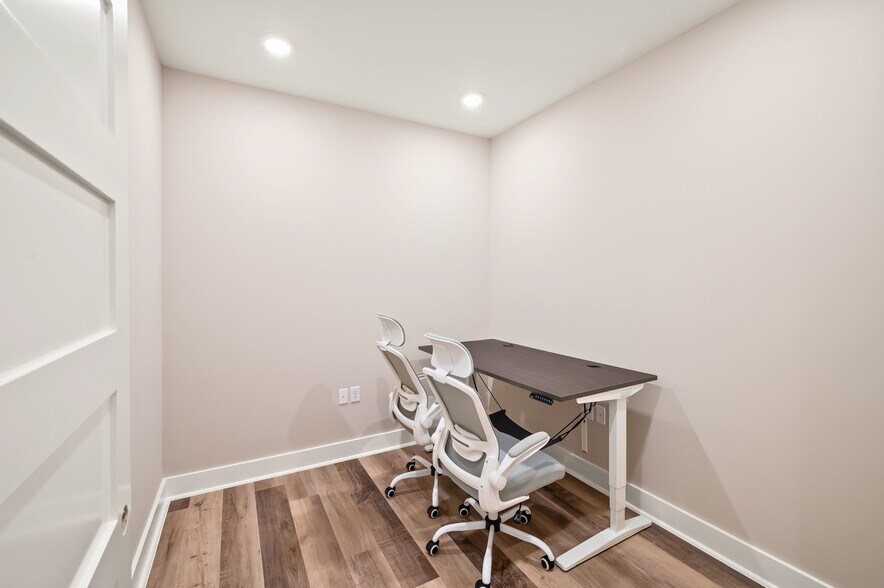 More Photos Of 7622 Eagle Ln, Spring Airplane Hangar For Sale