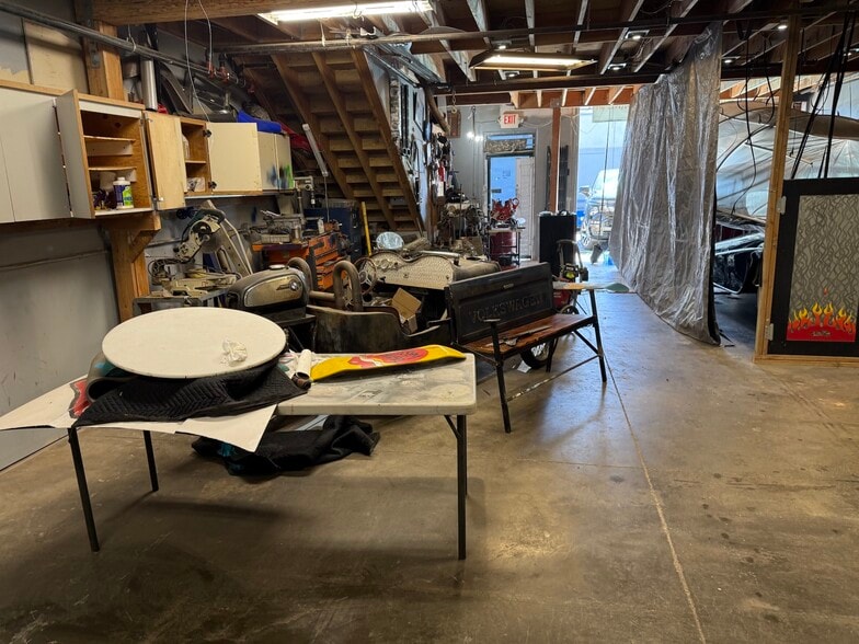 More Photos Of 330 Ohukai Rd, Kihei Light Manufacturing For Sale