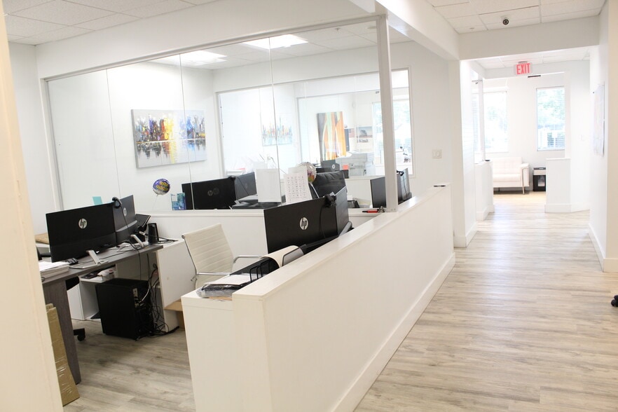 More Photos Of 6457 Hazeltine National Dr, Orlando Warehouse For Sale