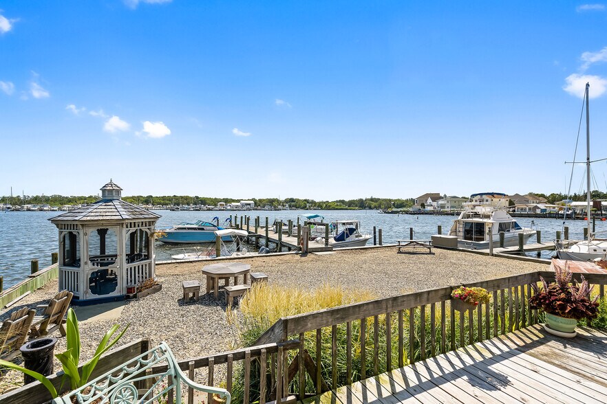 More Photos Of 120 Harbor Inn Rd, Bayville Marina For Sale