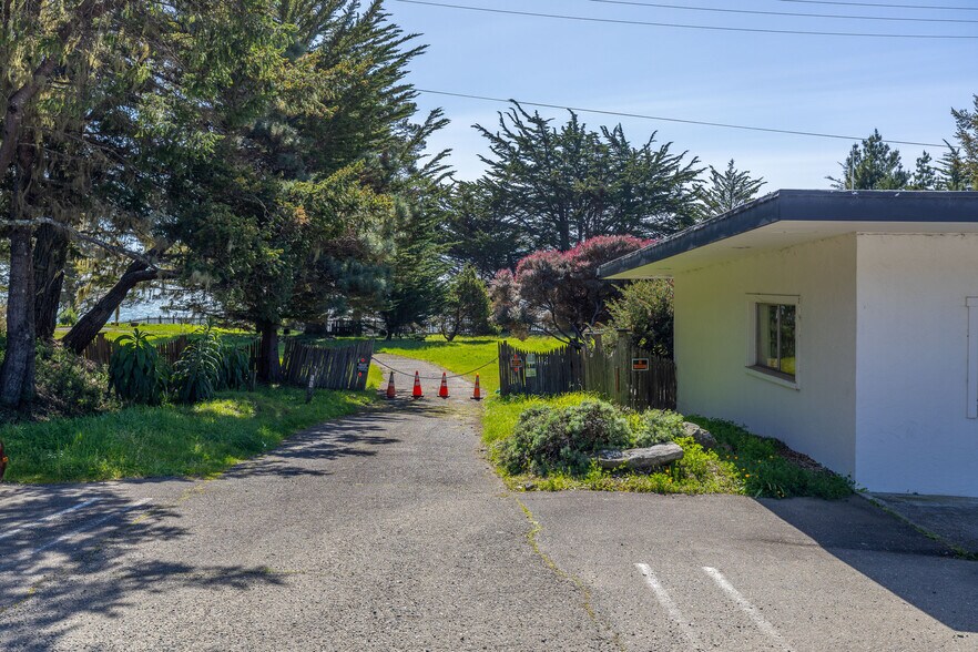 More Photos Of 35507 S Highway 1, Gualala Storefront Retail Office For Sale
