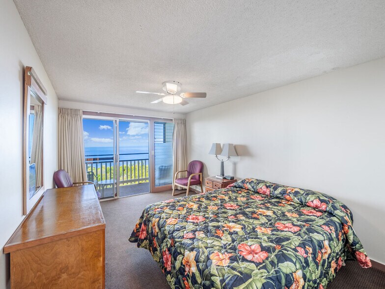 More Photos Of 82-6151 Hawaii Belt Rd, Captain Cook Hotel For Sale