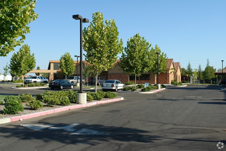 More Photos Of 121 Raley Blvd, Chico Medical For Sale