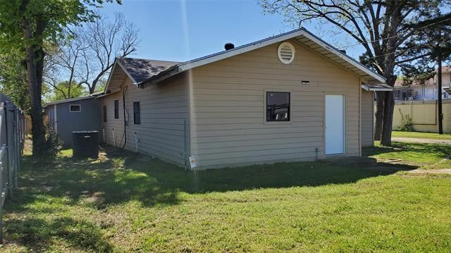 More Photos Of 816 E Milam St, Mexia Medical For Sale