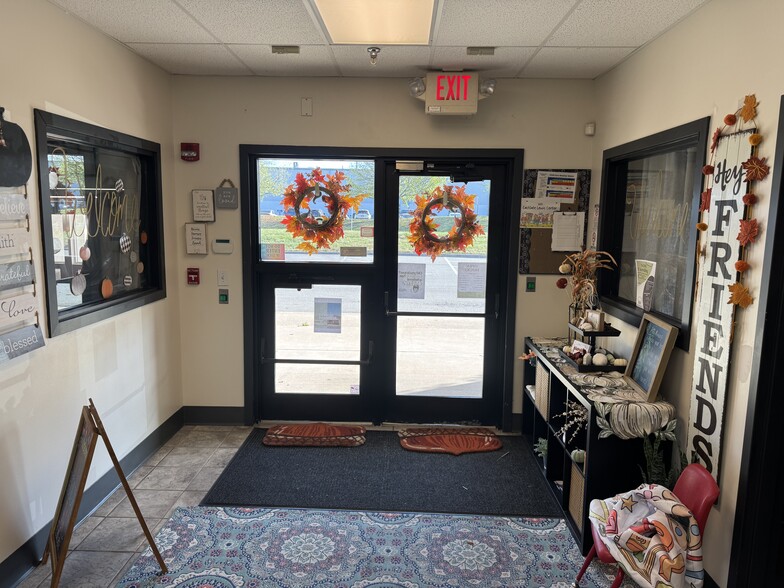 More Photos Of 7810 Graphics Way, Lewis Center Office For Sale