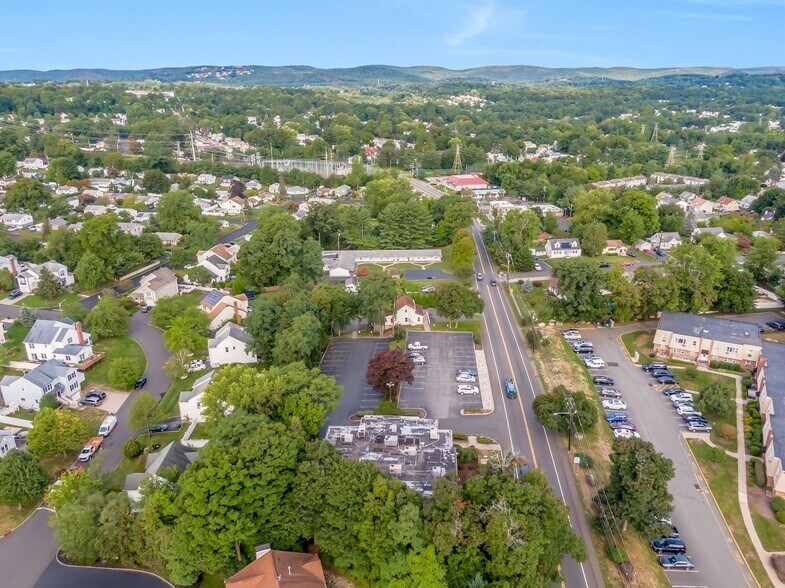 More Photos Of 171 Ramapo Rd, Garnerville Office For Lease