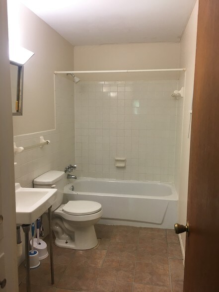 More Photos Of 1124 Case Ct, Miamisburg Apartments For Sale