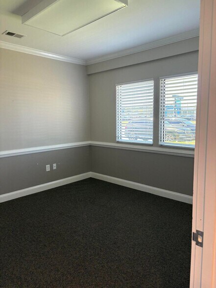 More Photos Of 8316 Rivers Ave, North Charleston Office For Lease