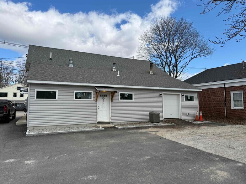 More Photos Of 45 Main St, Conway Office For Lease