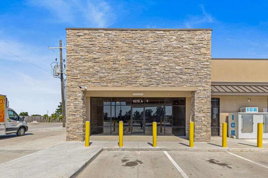 Primary Photo Of 1075 CR 5270, Cleveland General Retail For Lease