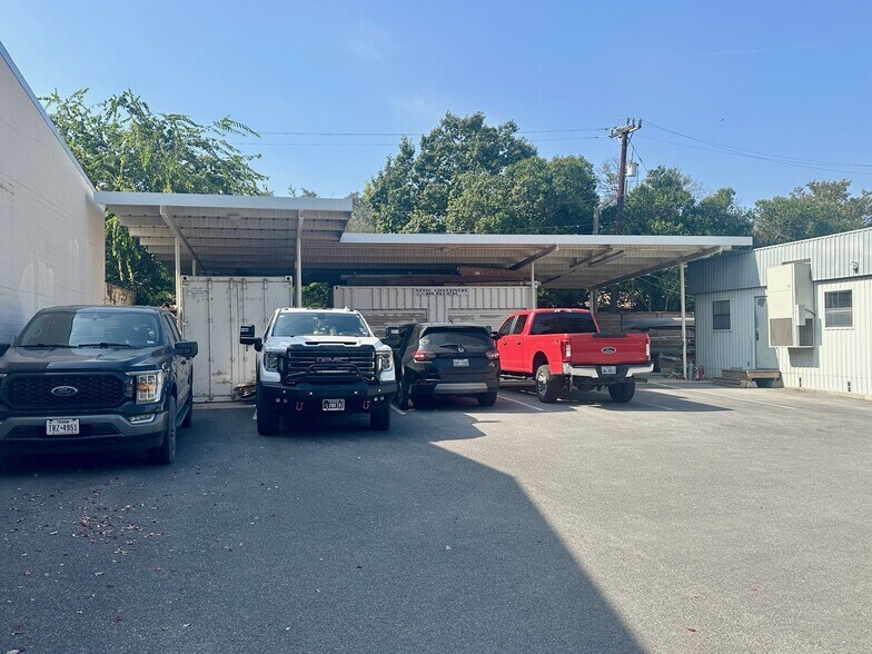 More Photos Of 8634 Crownhill Blvd, San Antonio Office For Lease