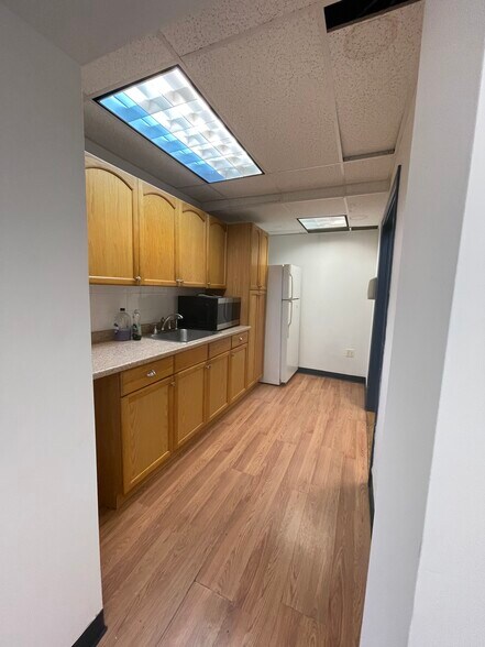 More Photos Of 91 Lake Ave, Tuckahoe Office For Sale