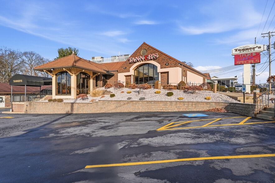 More Photos Of 2305 Wilmington Rd, New Castle Restaurant For Sale