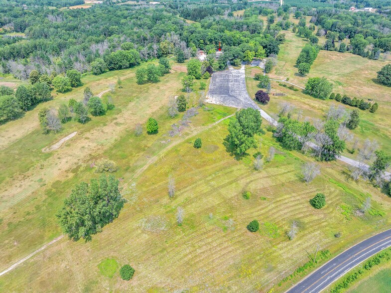 More Photos Of 3212 N Union Rd, Cato Golf Course Driving Range For Sale