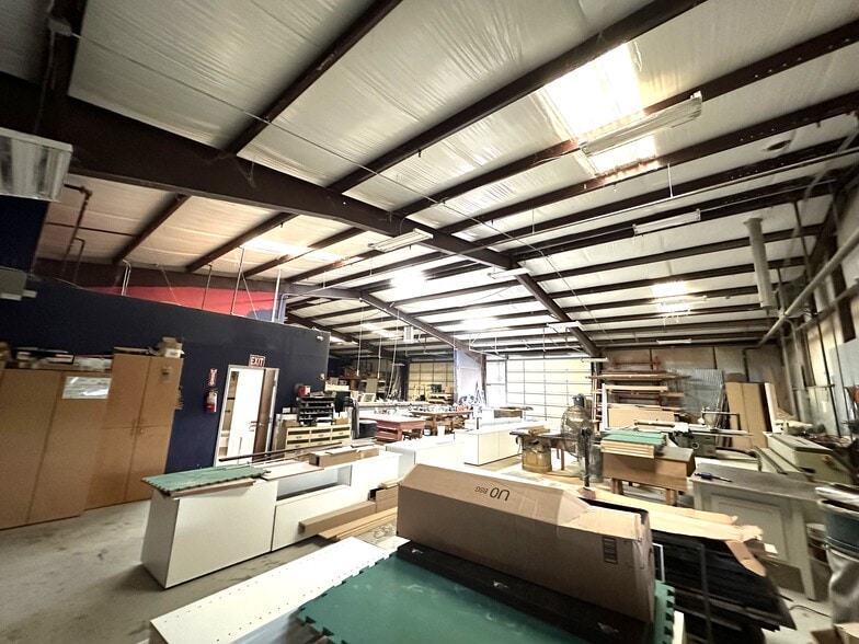 More Photos Of 211 Regency Dr, Wylie Light Manufacturing For Sale