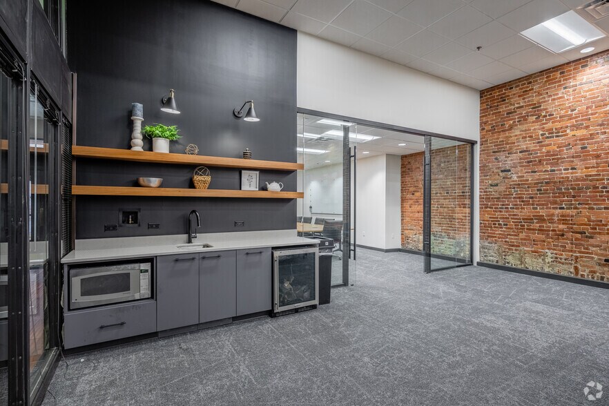 More Photos Of 500 Church St, Nashville Office For Lease