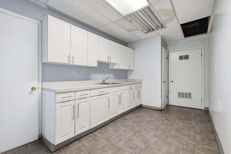 More Photos Of 101 S Main St, Sharpsburg Storefront Retail Office For Sale